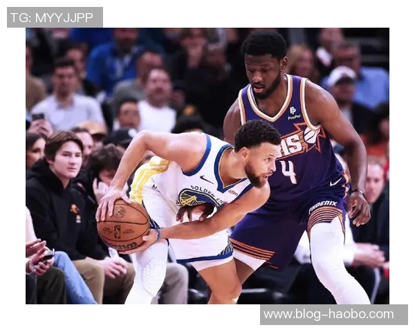 库里本赛季对阵拓者表现惊艳场均32分5助攻75记三分命中率超高 库里本赛季对阵拓者表现惊艳场均32分5助攻75记三分命中率超高