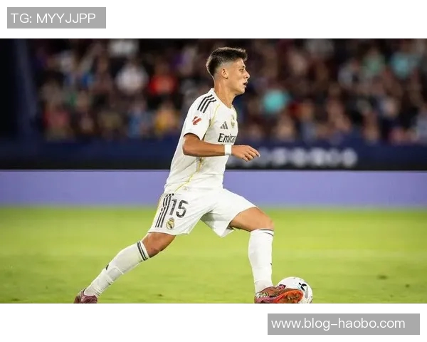 行云流水般的配合卡马文加脚后跟妙传居莱尔助攻姆巴佩双响成就精彩瞬间 行云流水般的配合卡马文加脚后跟妙传居莱尔助攻姆巴佩双响成就精彩瞬间